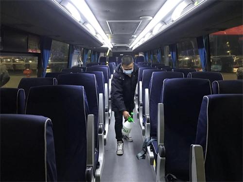 閃耀黨徽，逆行戰“疫”！一次特殊的主題黨日活動